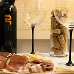 Del Buongustaio Societa' A Responsabilita' Limitata Semplifi 게스트하우스 4*